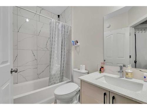 111 Chaparral Ridge Circle Se, Calgary, AB - Indoor Photo Showing Bathroom