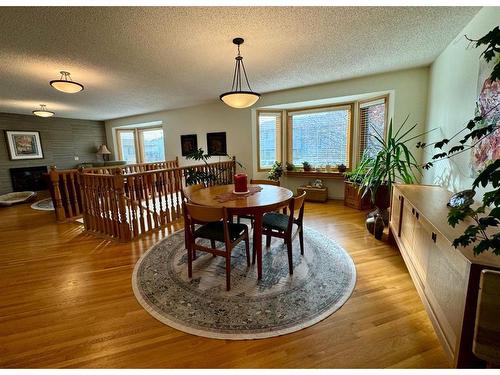 20 Ventura Road Ne, Calgary, AB - Indoor Photo Showing Dining Room