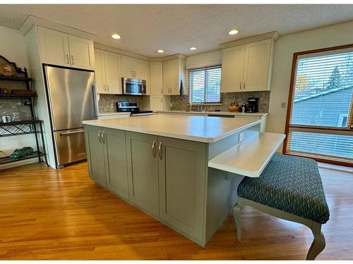 20 Ventura Road Ne, Calgary, AB - Indoor Photo Showing Kitchen