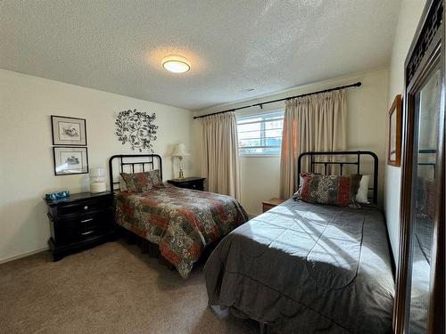 20 Ventura Road Ne, Calgary, AB - Indoor Photo Showing Bedroom