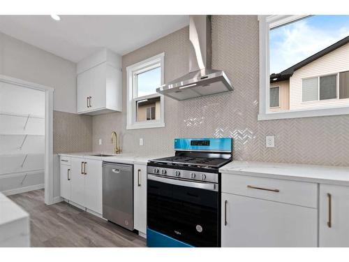 210 Corner Meadows Square Ne, Calgary, AB - Indoor Photo Showing Kitchen