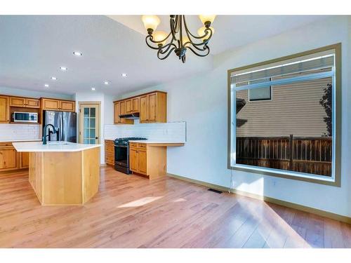 136 Brightondale Close Se, Calgary, AB - Indoor Photo Showing Kitchen