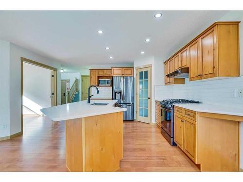 136 Brightondale Close Se, Calgary, AB - Indoor Photo Showing Kitchen