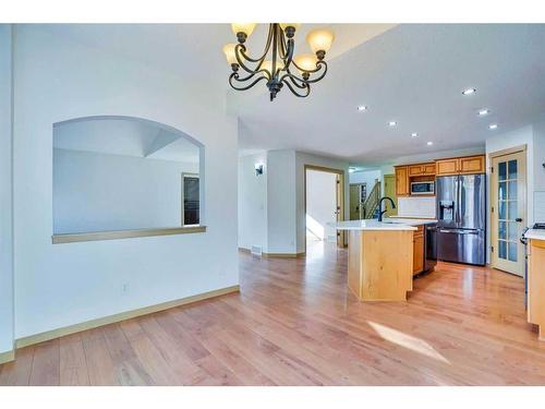 136 Brightondale Close Se, Calgary, AB - Indoor Photo Showing Kitchen