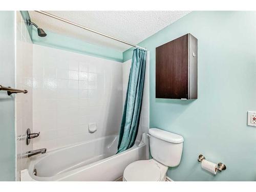 312-345 Rocky Vista Park Nw, Calgary, AB - Indoor Photo Showing Bathroom