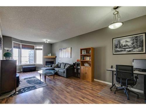 403-5720 2 Street Sw, Calgary, AB - Indoor Photo Showing Living Room