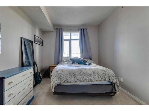 403-5720 2 Street Sw, Calgary, AB - Indoor Photo Showing Bedroom