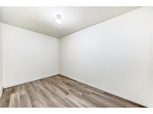 2906 17 Street Sw, Calgary, AB - Indoor Photo Showing Other Room