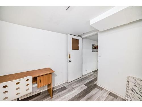 2906 17 Street Sw, Calgary, AB - Indoor Photo Showing Other Room