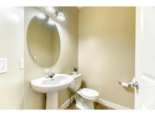 263 Ranch Ridge Meadow, Strathmore, AB - Indoor Photo Showing Bathroom