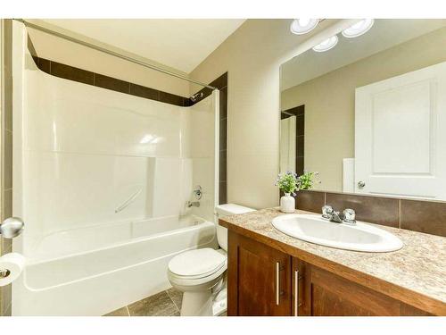 263 Ranch Ridge Meadow, Strathmore, AB - Indoor Photo Showing Bathroom