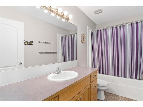 121 Saddlecrest Way Ne, Calgary, AB - Indoor Photo Showing Bathroom