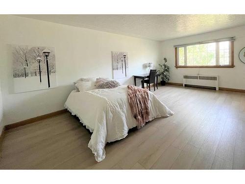 No.-1805 16 Street Sw, Calgary, AB - Indoor Photo Showing Bedroom