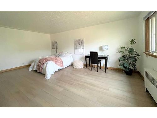 No.-1805 16 Street Sw, Calgary, AB - Indoor Photo Showing Bedroom