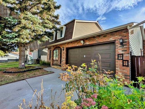 115 Bracewood Way Sw, Calgary, AB - Outdoor