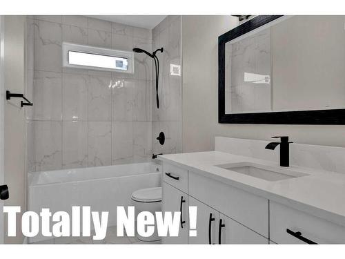 115 Bracewood Way Sw, Calgary, AB - Indoor Photo Showing Bathroom