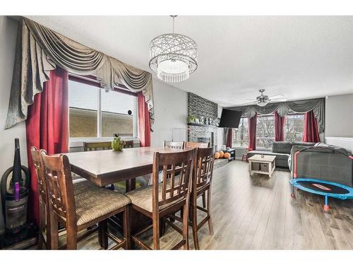 48 Sandpiper Way Nw, Calgary, AB - Indoor Photo Showing Dining Room