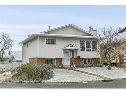 48 Sandpiper Way NW Calgary, AB T3K 3C6