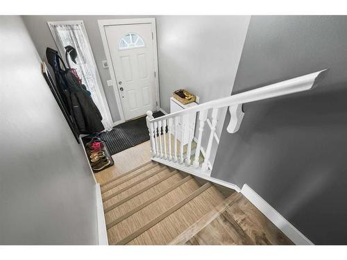 48 Sandpiper Way Nw, Calgary, AB - Indoor Photo Showing Other Room