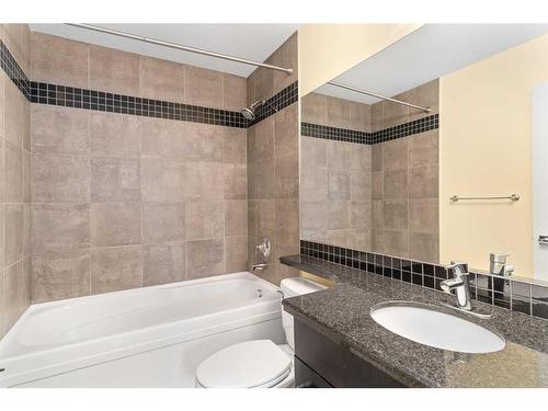 1001-1410 1 Street Se, Calgary, AB - Indoor Photo Showing Bathroom