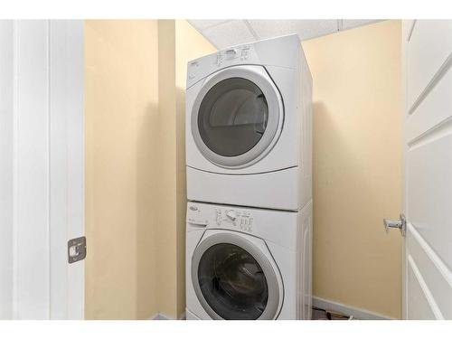 1001-1410 1 Street Se, Calgary, AB - Indoor Photo Showing Laundry Room