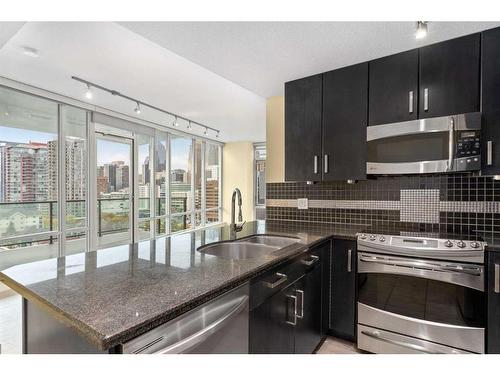 1001-1410 1 Street Se, Calgary, AB - Indoor Photo Showing Kitchen With Double Sink With Upgraded Kitchen