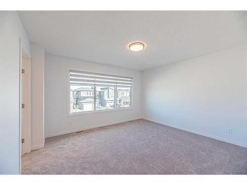 272 Corner Glen Crescent Ne, Calgary, AB - Indoor Photo Showing Other Room