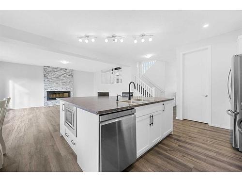 801 Windrow Green Sw, Airdrie, AB - Indoor Photo Showing Kitchen