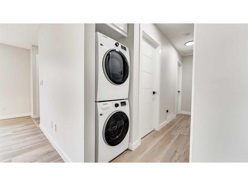 7 Doverglen Crescent Se, Calgary, AB - Indoor Photo Showing Laundry Room