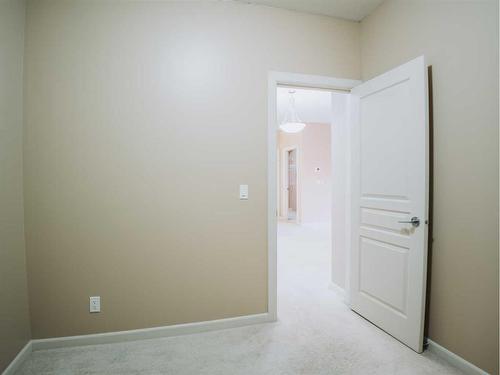 233-52 Cranfield Link Se, Calgary, AB - Indoor Photo Showing Other Room