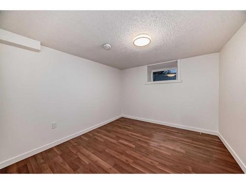 37 Fonda Cres Se, Calgary, AB - Indoor Photo Showing Other Room