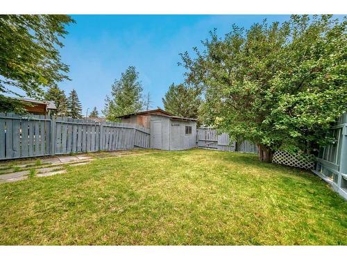 37 Fonda Cres Se, Calgary, AB - Outdoor With Backyard