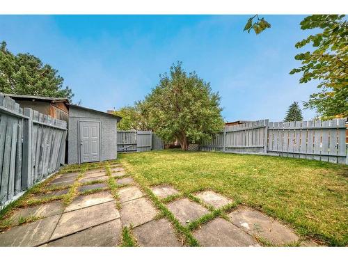 37 Fonda Cres Se, Calgary, AB - Outdoor With Backyard