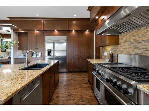 1743 47 Avenue Sw, Calgary, AB - Indoor Photo Showing Kitchen With Double Sink With Upgraded Kitchen