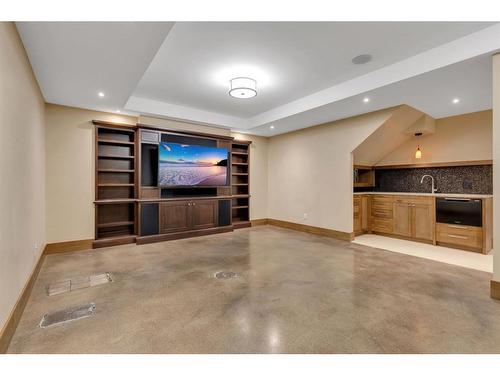 1743 47 Avenue Sw, Calgary, AB - Indoor Photo Showing Other Room