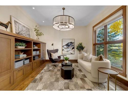 1743 47 Avenue Sw, Calgary, AB - Indoor Photo Showing Living Room