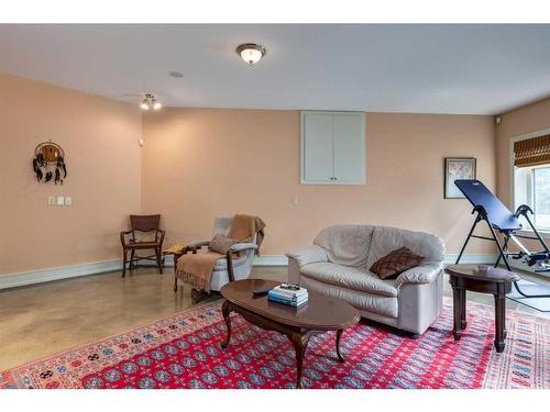 1827 11 Avenue Nw, Calgary, AB - Indoor Photo Showing Living Room