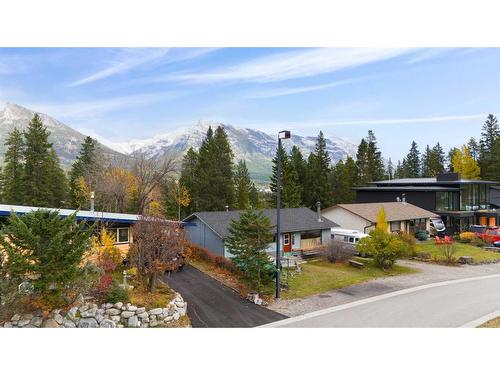 9 Macdonald Place, Canmore, AB - Outdoor