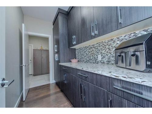 14 Baysprings Terrace Sw, Airdrie, AB - Indoor Photo Showing Kitchen