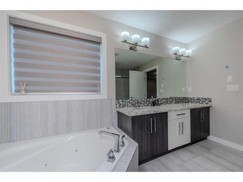 14 Baysprings Terrace Sw, Airdrie, AB - Indoor Photo Showing Bathroom