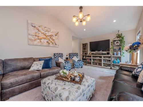 14 Baysprings Terrace Sw, Airdrie, AB - Indoor Photo Showing Living Room