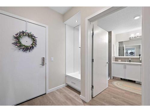 317-12 Mahogany Path Se, Calgary, AB - Indoor Photo Showing Other Room