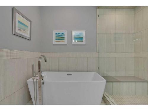 1920 6 Street Nw, Calgary, AB - Indoor Photo Showing Bathroom