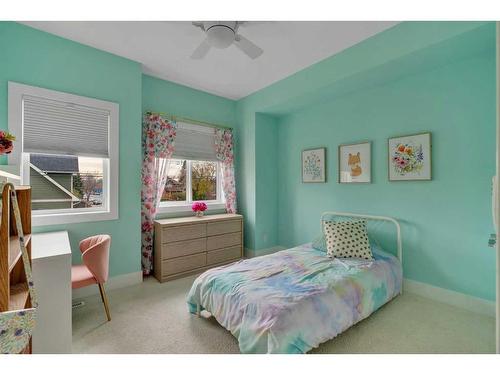 1920 6 Street Nw, Calgary, AB - Indoor Photo Showing Bedroom