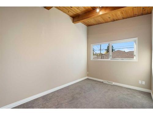 2609 Canmore Road Nw, Calgary, AB - Indoor Photo Showing Other Room