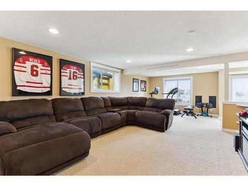 110 Springborough Point Sw, Calgary, AB - Indoor Photo Showing Living Room