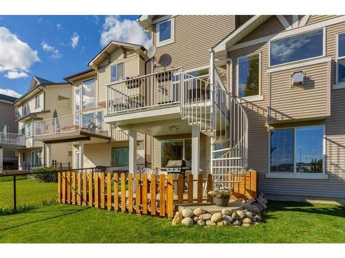 110 Springborough Point Sw, Calgary, AB - Outdoor