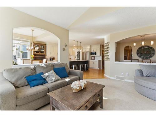 110 Springborough Point Sw, Calgary, AB - Indoor Photo Showing Living Room