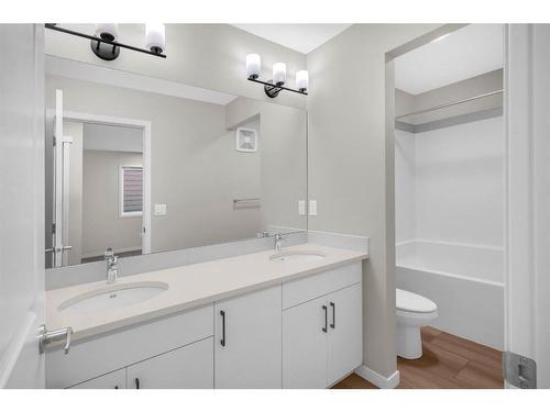 122 Magnolia Drive Se, Calgary, AB - Indoor Photo Showing Bathroom