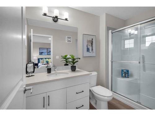 122 Magnolia Drive Se, Calgary, AB - Indoor Photo Showing Bathroom